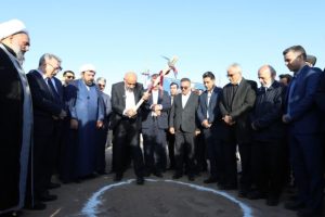 آغاز عملیات اجرایی مسکن کارگری زرندیه با حضور وزیر کار و استاندار مرکزی 